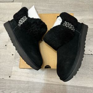 NWB Women’s Black Ultra Mini Uggs size 8